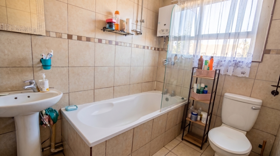 4 Bedroom Property for Sale in Napier Western Cape